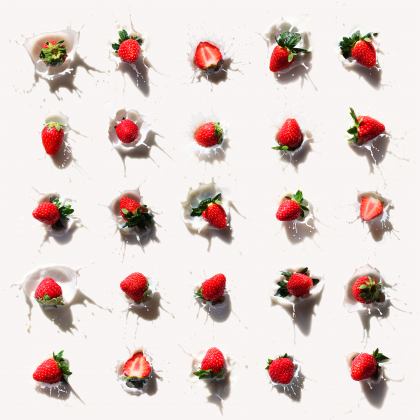 STRAWBERRY MOMENT