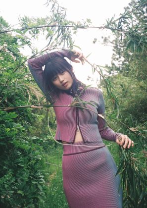 週刊文春「原色美女図鑑」菊池日菜子